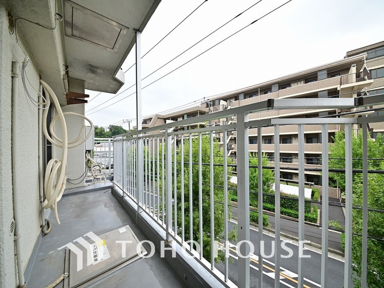 バルコニー 陽当たり良好なバルコニー