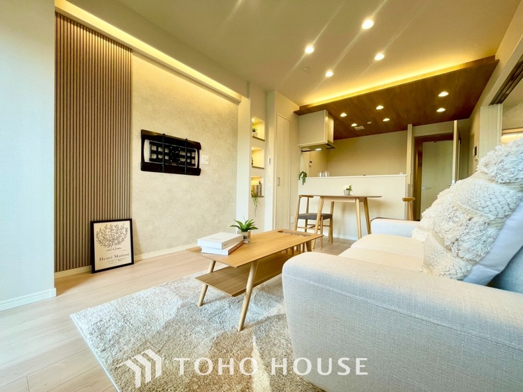 内装 【LIVING】◆眩い◆光が燦々と入り、家族の笑顔を照らす。「いつまでも続いて」と願う夢のような毎日がここにある。