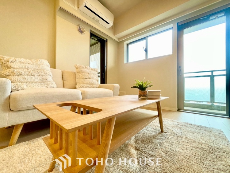 内装 【LIVING】◆陽光◆が差し込む。この開放的なLDKに家族の笑顔が集う。家族が一緒に過ごす空間は明るく、そして居心地よく。