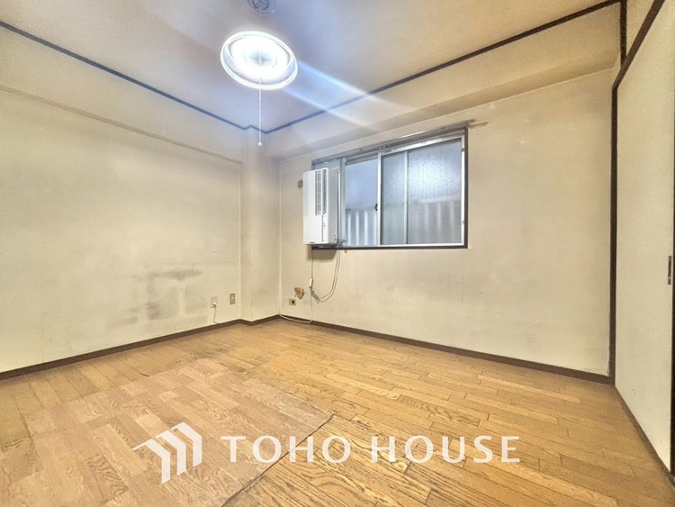 内装 風の通り道。舞い込んでくる風が優しく躍り、室内に爽やかな空気を運んでくる。