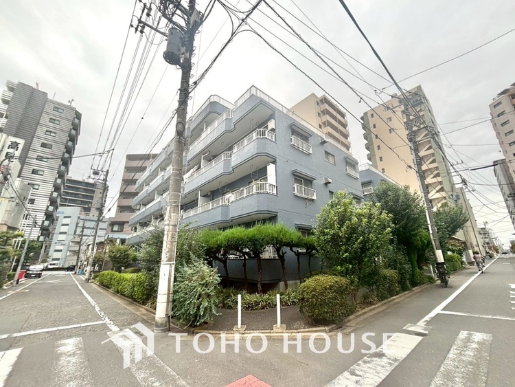 外観 漂う上質な空気感、マンションに入れば「おかえりなさい」と笑顔で迎えてくれるエントランス。最良の心配りを感じるマンションでした。