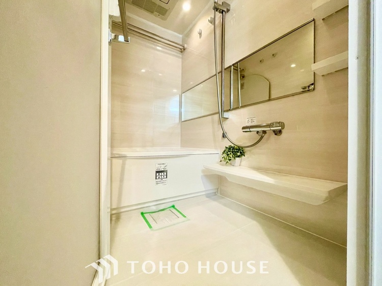 風呂 【BATHROOM】◆プライベートな空間◆simpleだからrelaxできるんです。こころもからだもキレイさっぱり。