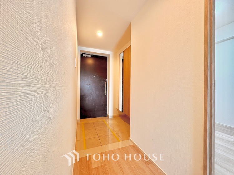 内装 光あふれるリビングは、笑顔の舞台。家族みんなで過ごすかけがえのない時間が、温かい思い出を作ります。