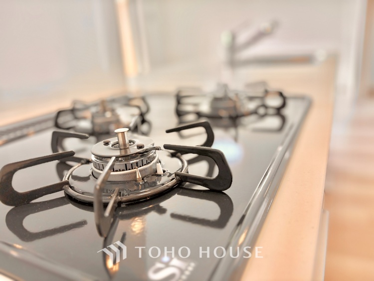 キッチン 時を超えて愛されるデザインが、日常を特別なひとときへと昇華させます。この場所から、心満たされる豊かな食卓が始まります。