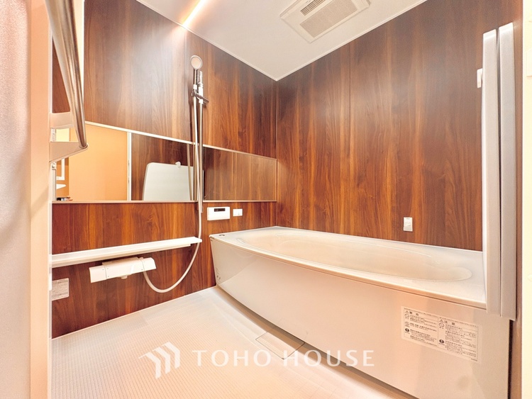 風呂 浴室は一日の疲れを癒す特別な空間。清潔感と快適性で心身ともにリフレッシュできます。