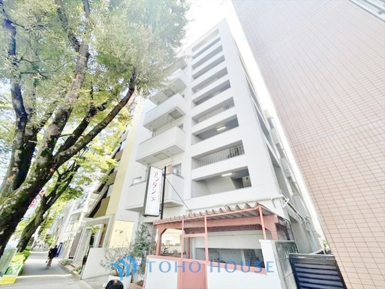 その他 ◆居心地のいい暮らし◆には欠かせない眩い採光。ゆったりとした幅の窓からこの空間に降り注ぐ採光が絶えない。明るいリビングこそ居心地のいい暮らしが待っているのだと思う。