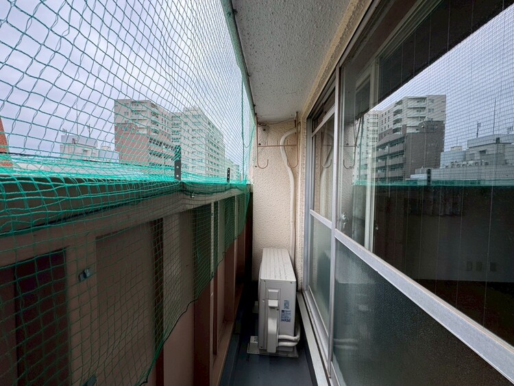 バルコニー 朝の澄んだ空気や、夕方に吹く清々しい風を感じられるバルコニー。