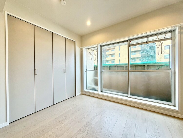 居間 伸びやかな空間のなかで、ゆったりとしたひとときを過ごせます。