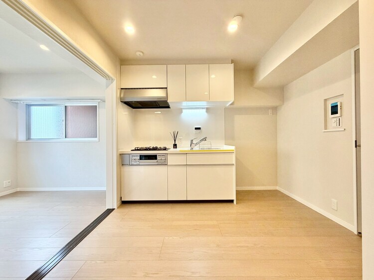 居間 シンプルな内装と偏り過ぎないデザインで統一しました。