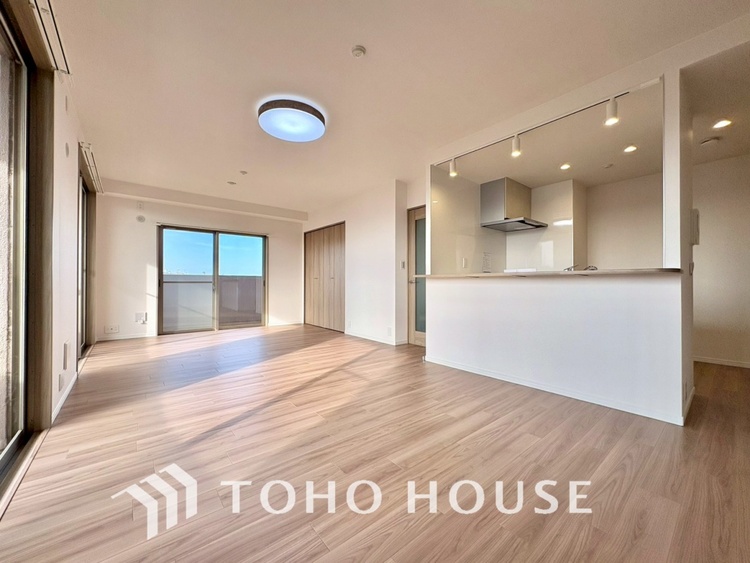 内装 【LIVING】◆Sunshine◆光が燦々と入り、いるだけで気持ちいい。「開放的でゆとりあるお部屋です。」