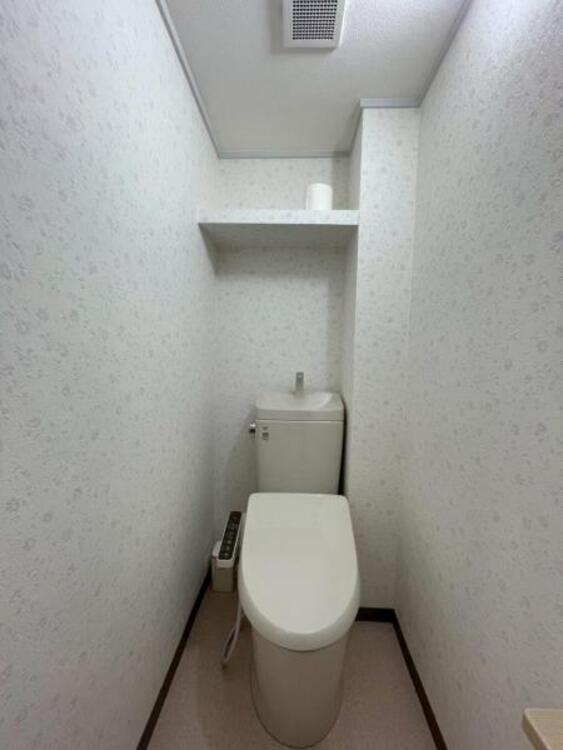 トイレ 毎日使うトイレは落ち着きと清潔感のあるデザイン