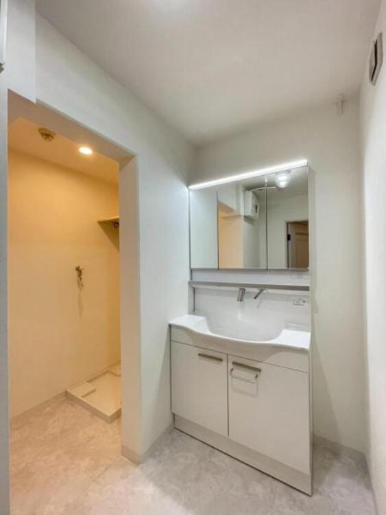 洗面 忙しい朝にも落ち着いて身支度ができるゆとりある洗面スペース