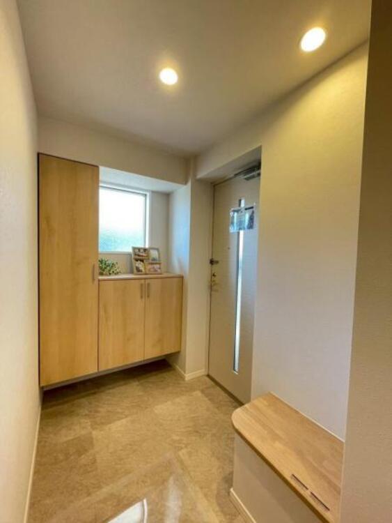 その他 ご家族の「いってきます」「おかえり」を見守る、明るく広々とした玄関です