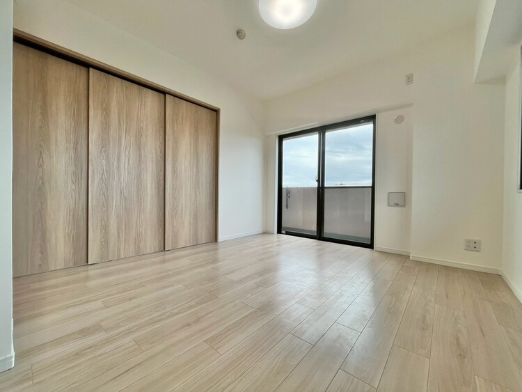 居間 居心地の良い空気感は、暮らしのステージを彩り、心からのやすらぎと満足感を与えてくれます。