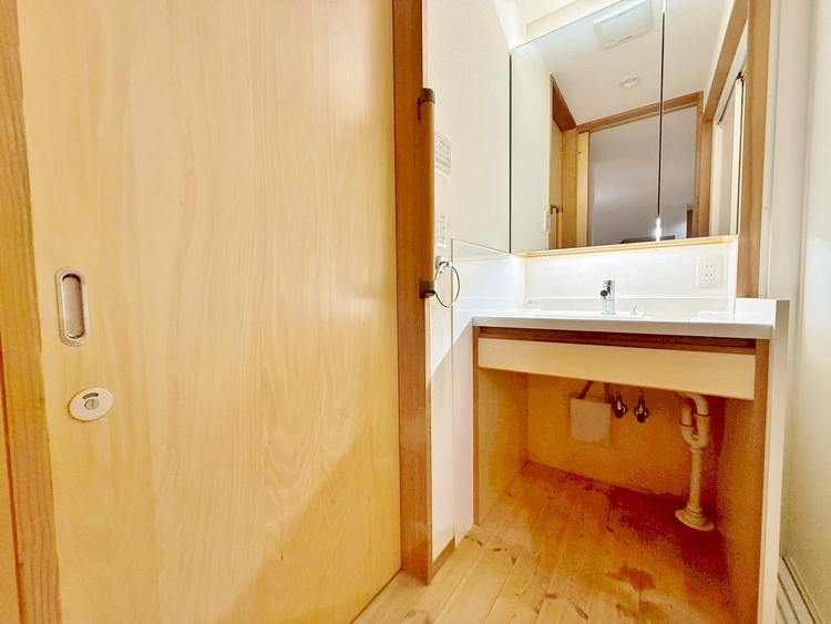 洗面 清潔感と心地よさを重視した、上質感漂うパウダールーム。