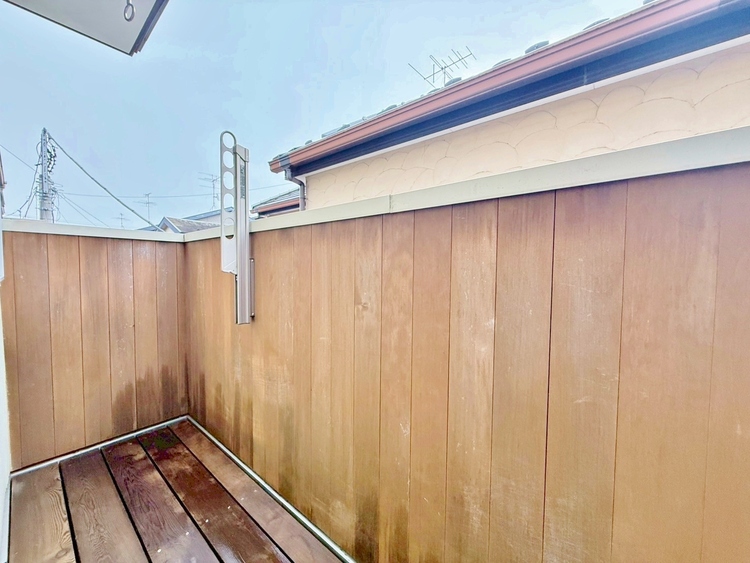 バルコニー 暮らしの中で、光と風を演出してくれるバルコニー。