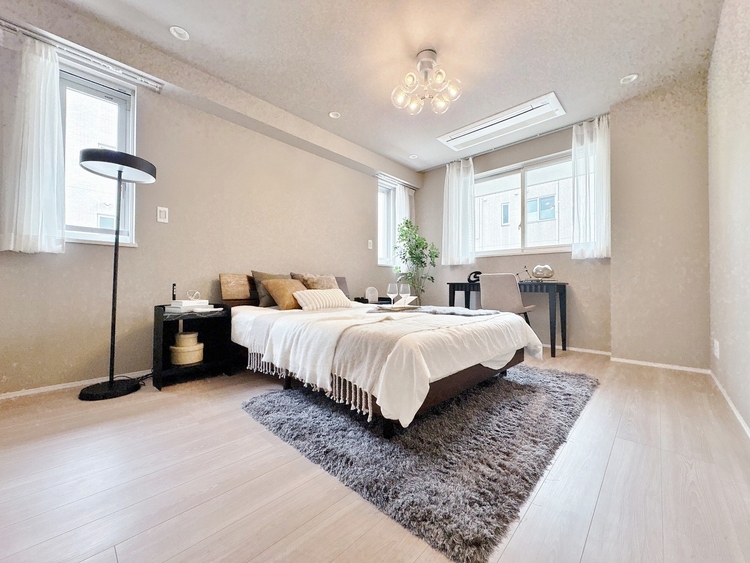 寝室 ベッドも十分に設置するスペースがあります。