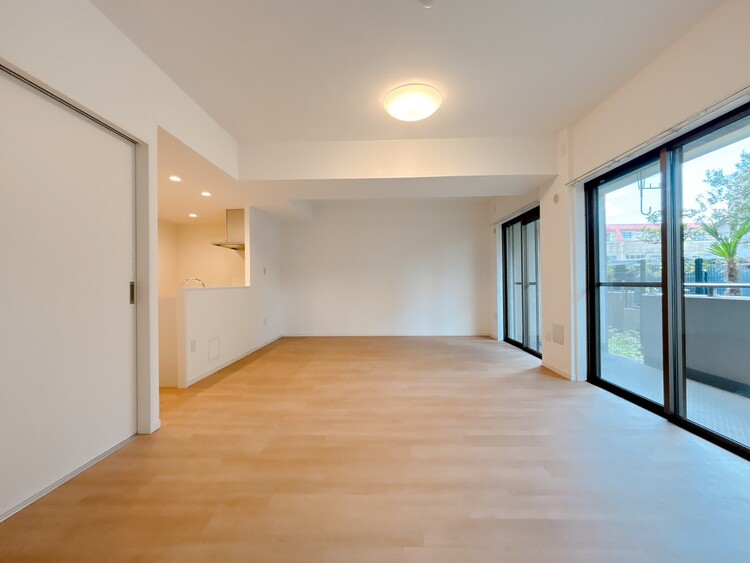 居間 居心地の良い空気感は、暮らしのステージを彩り、心からのやすらぎと満足感を与えてくれます。