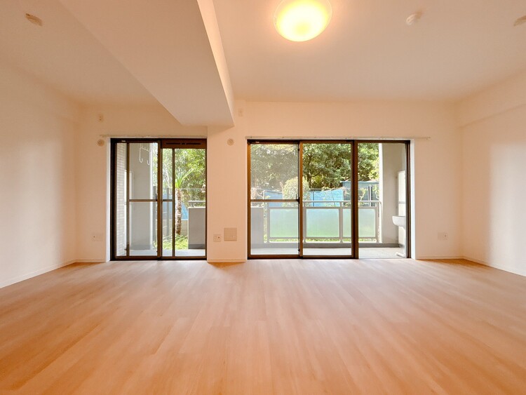 居間 飾り過ぎないシンプルな内装と偏り過ぎないデザインで統一しました。