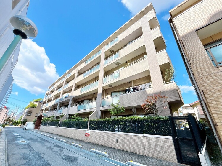 外観 資料には掲載していない情報が、現地にはたくさんあります。是非一度、現地をご確認ください。