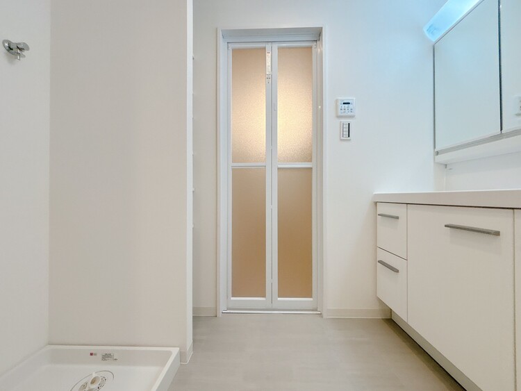 洗面 清潔感と心地よさを重視した、上質感漂うパウダールーム。