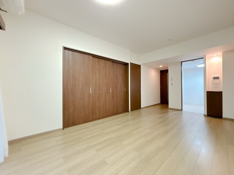 居間 飾り過ぎないシンプルな内装と偏り過ぎないデザインで統一しました。