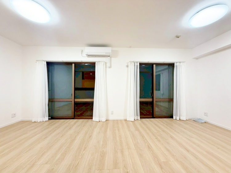 居間 居心地の良い空気感は、暮らしのステージを彩り、心からのやすらぎと満足感を与えてくれます。