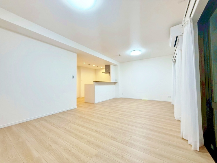 居間 飾り過ぎないシンプルな内装と偏り過ぎないデザインで統一しました。