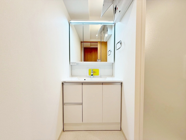 洗面 何かと物が増える場所だからこそ、スッキリと見映えの良い空間に。