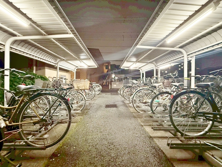 設備 きちんと整備された駐輪場。住む方の心遣いが感じられます。