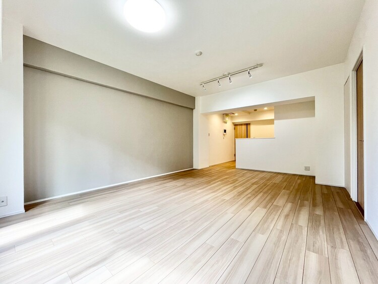 居間 居心地の良い空気感は、暮らしのステージを彩り、心からのやすらぎと満足感を与えてくれます。