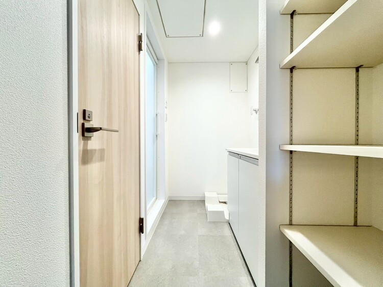 洗面 清潔感と心地よさを重視した、上質感漂うパウダールーム。