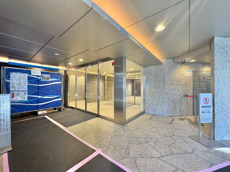 エントランス エントランス内部は、管理が行き届き清潔な共有スペースとなっています。