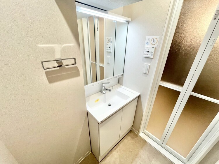 洗面 何かと物が増える場所だからこそ、スッキリと見映えの良い空間に。