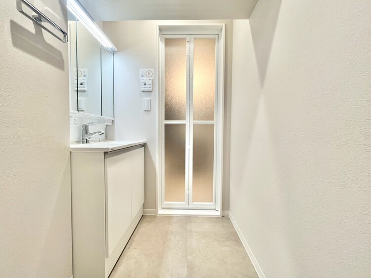 洗面 清潔感と心地よさを重視した、上質感漂うパウダールーム。