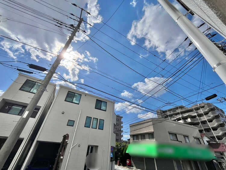 バルコニー 頬をなでる、優しい風を感じることが出来ます。