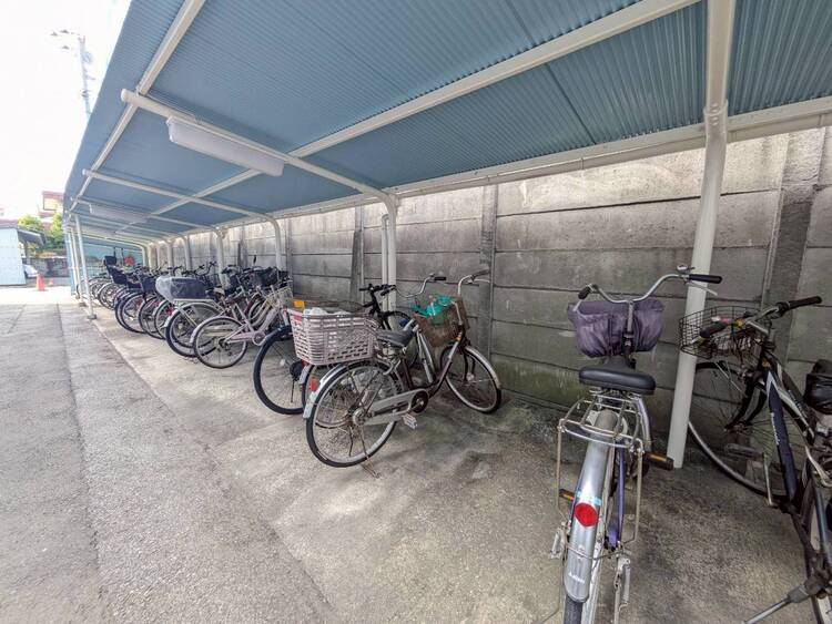 その他 きちんと整備された駐輪場。住む方の心遣いが感じられます。