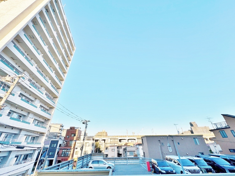 バルコニー 頬をなでる、優しい風を感じることが出来ます。