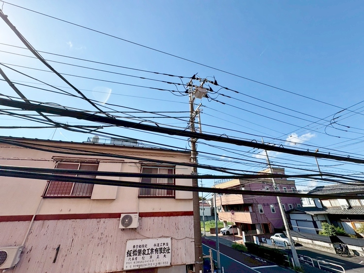 バルコニー 窓を開けると広がる青空。心をリフレッシュして日々を過ごしていきましょう。