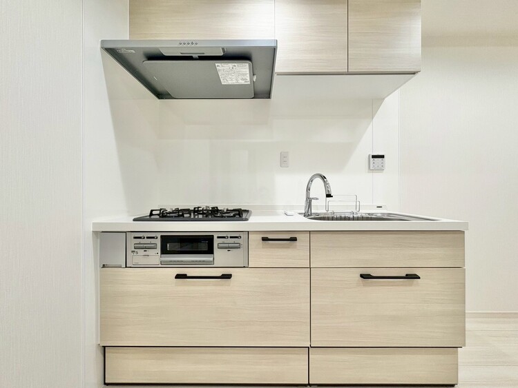 キッチン スマートな意匠と充実の機能を備えたキッチンが、暮らしにおいしい彩りを添えます。