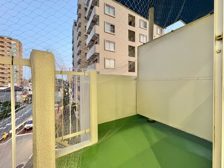 バルコニー 暮らしの中で、光と風を演出してくれるバルコニー。