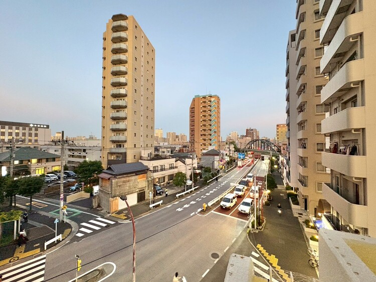 バルコニー 頬をなでる、優しい風を感じることが出来ます。