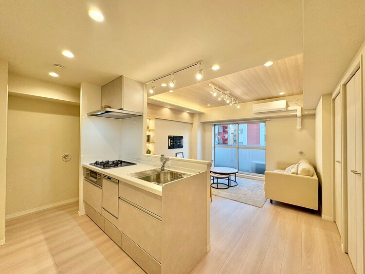 居間 居心地の良い空気感は、暮らしのステージを彩り、心からのやすらぎと満足感を与えてくれます。