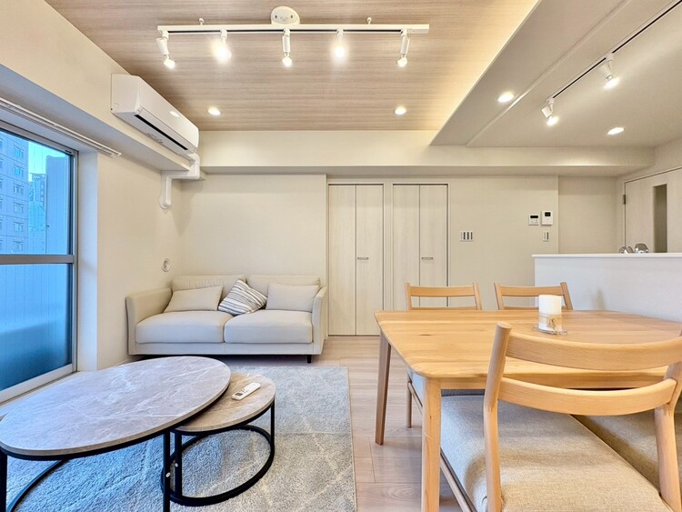 居間 快適に過ごす毎日を求めて、暮らしの中でご自身の「マイホーム」に創り上げてください。