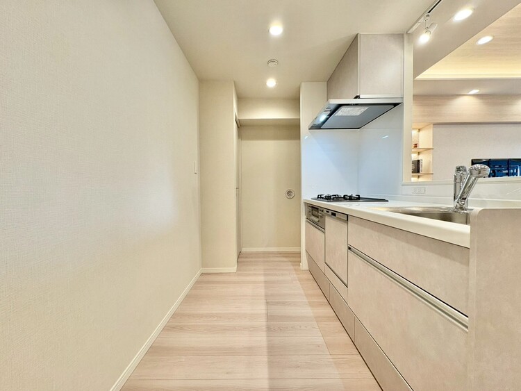 キッチン 洗練されたスタイリッシュなデザイン性と使いやすさを備えた仕様。