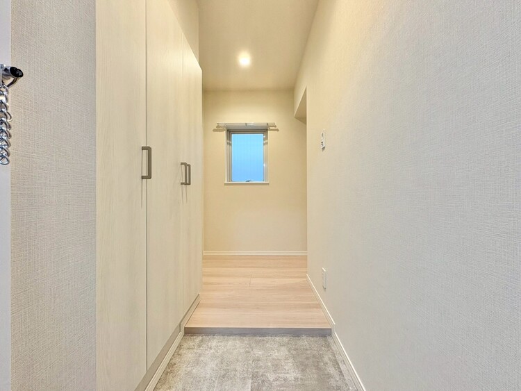 玄関 シューズボックスを完備した玄関です。