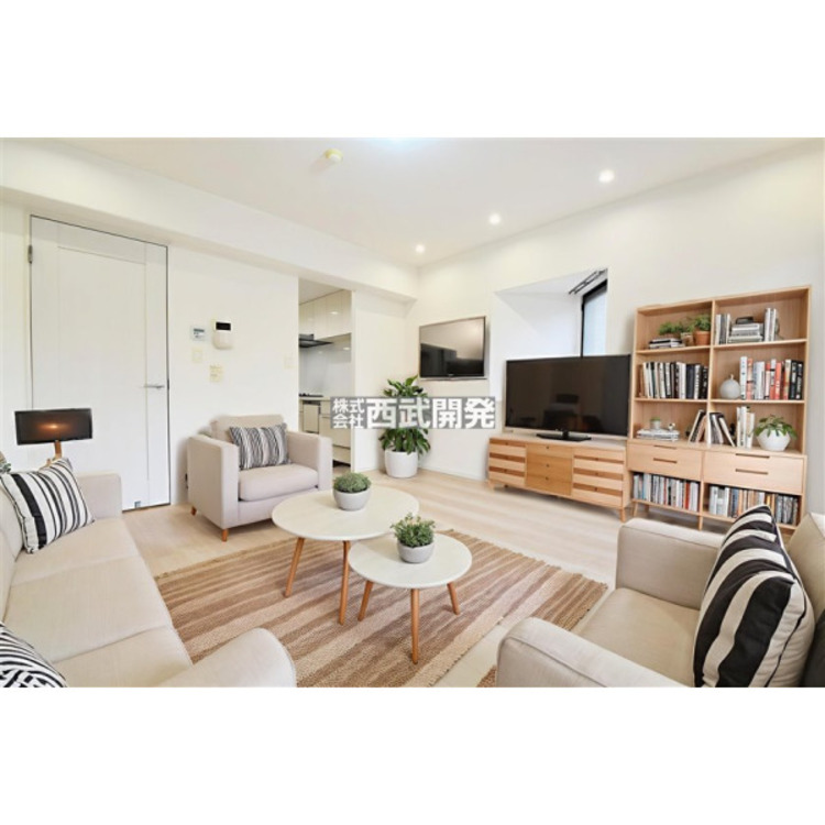 居間 配置してある家具や小物はCGによるイメージです。