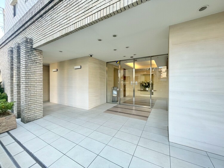 その他 上質感漂う玄関アプローチです。