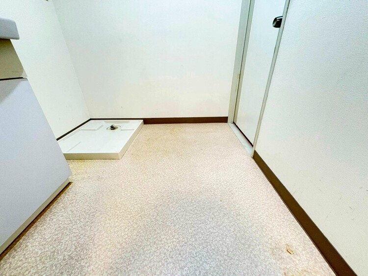 その他 十分な広さの脱衣所。