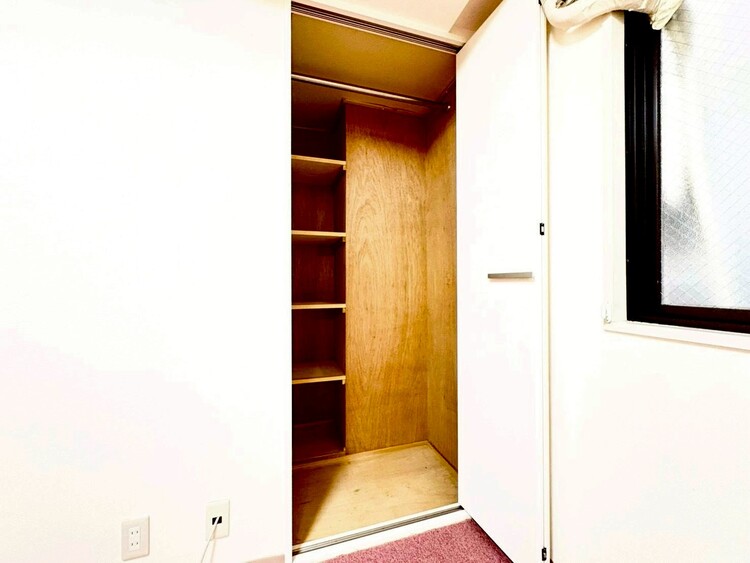 その他 家電やスーツケース、ストック品など何でも片付く嬉しい空間です。